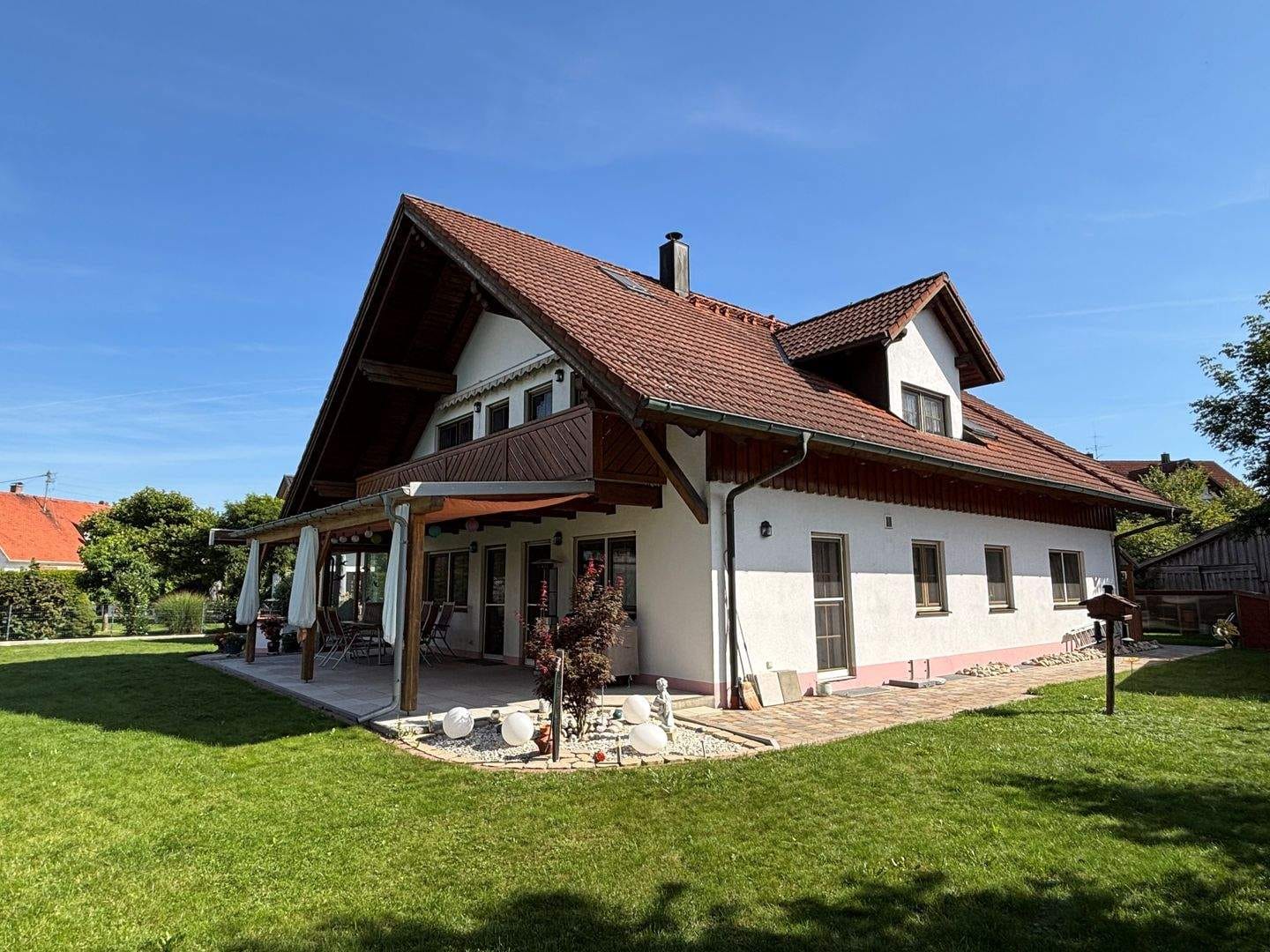 Immobilie in Scheuring - Raum für Träume - Wohnen und Leben auf über 373 m² in Scheuring - Bild 1