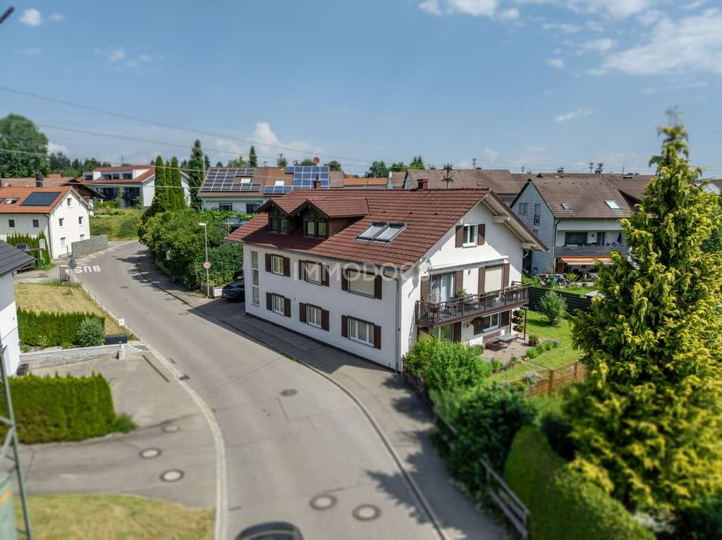 Immobilie in Kempten (Allgäu) - 5-Zimmer Dachgeschosswohnung in ruhiger Lage von Kempten-Neuhausen - Bild 1