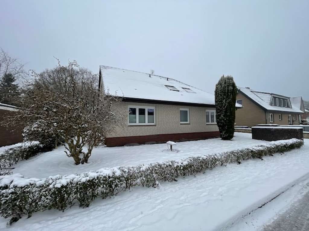 Immobilie in Buchholz - Zweifamilienhaus mit Vollkeller in TOP Lage von Burg - Bild 0
