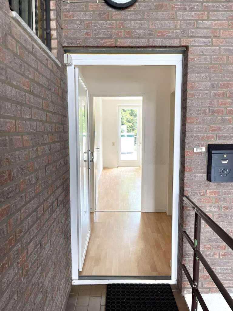 Immobilie in Meerbusch - Bezugsfreies Apartment in Meerbusch-Büderich mit XXL-Terrasse - Bild 2