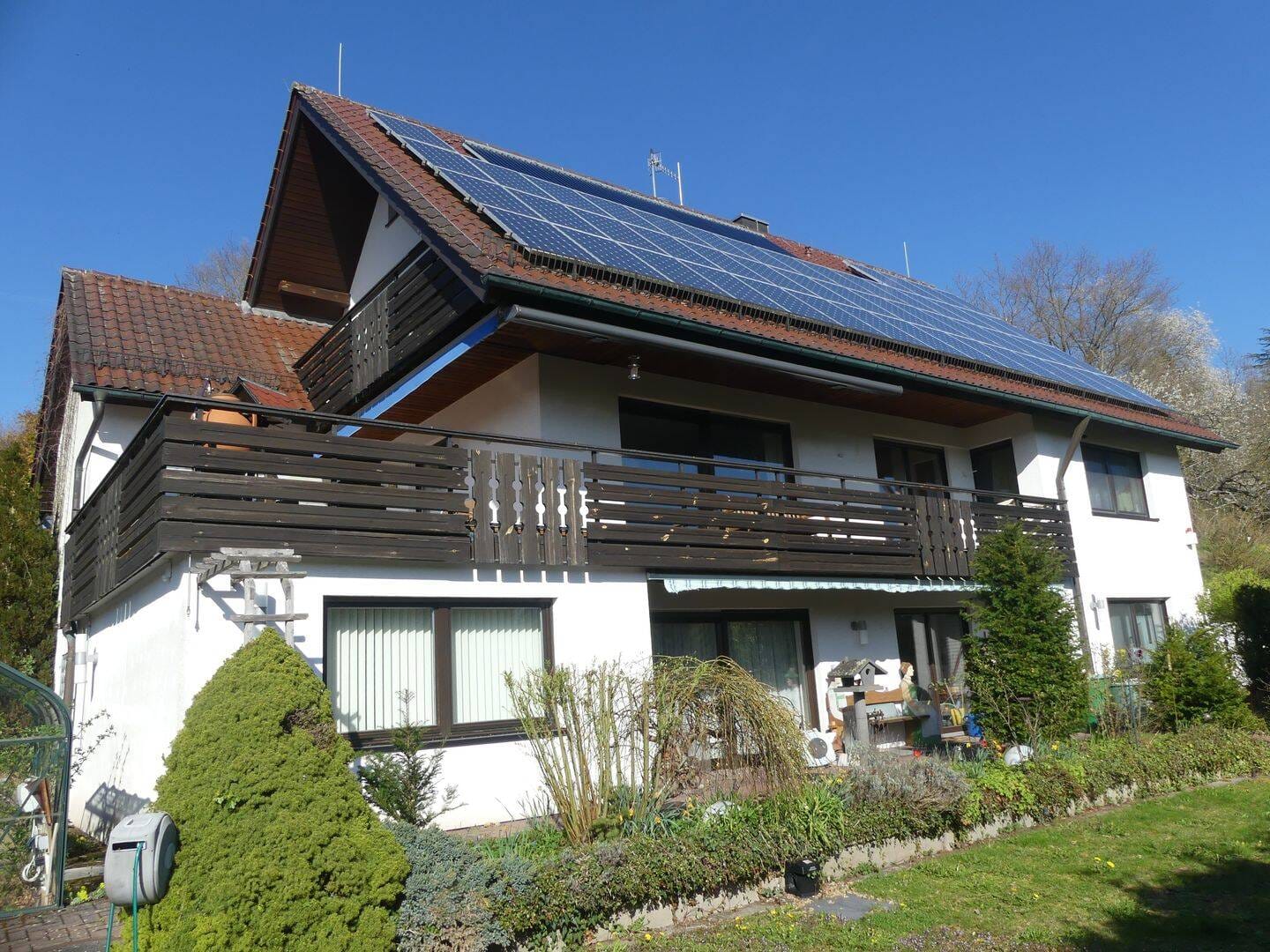 Immobilie in Roßtal - Mit Weitblick! Schönes Zweifamilienhaus inkl. Sauna und Doppelgarage! In Buchschwabach OT Roßtal! - Bild 0