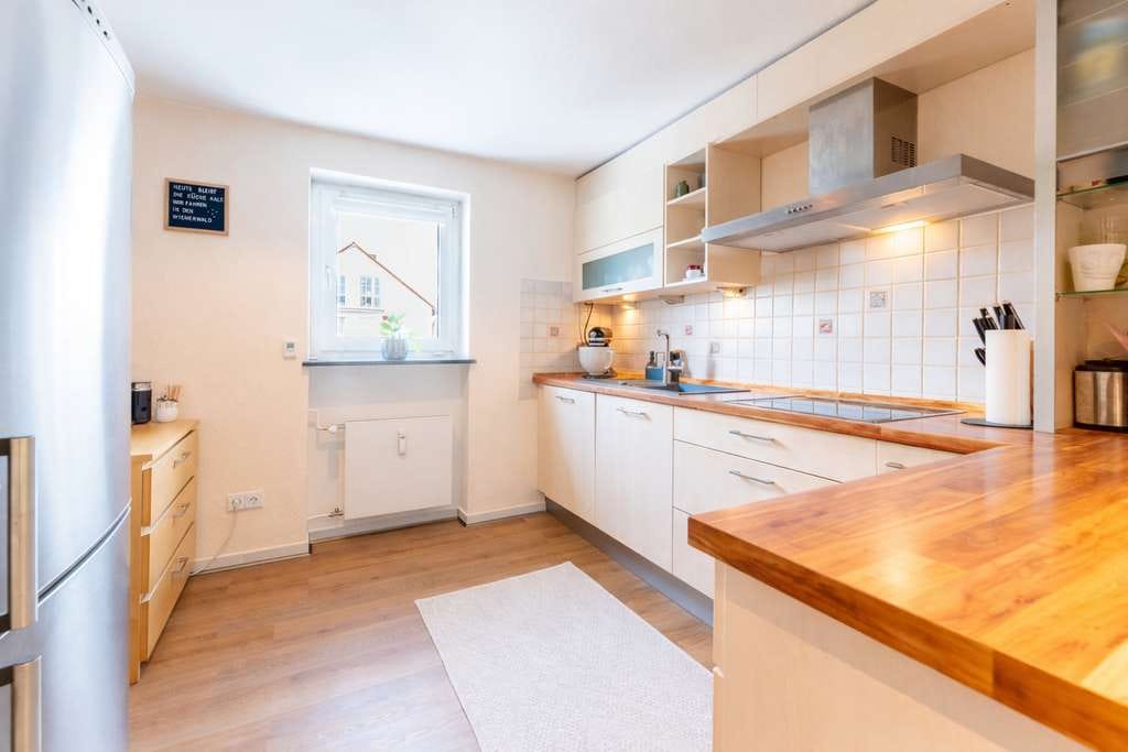 Immobilie in Neuried - Helle und einladende Wohnung mit Balkon und Einzelgarage - Bild 4