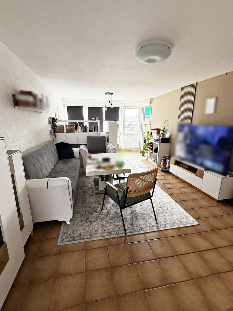 Immobilie in Wörth am Rhein - Wörth: sanierungsbedürftige 3-ZKB-Wohnung mit Loggia - Bild 0