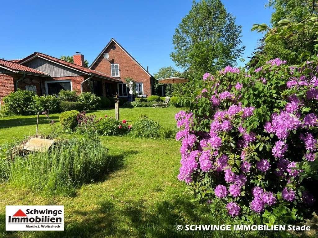 Immobilie in Krummendeich - Einziehen und Wohlfühlen: 130 m² Landhaus in Krummendeich an der Elbe zu verkaufen. - Bild 1