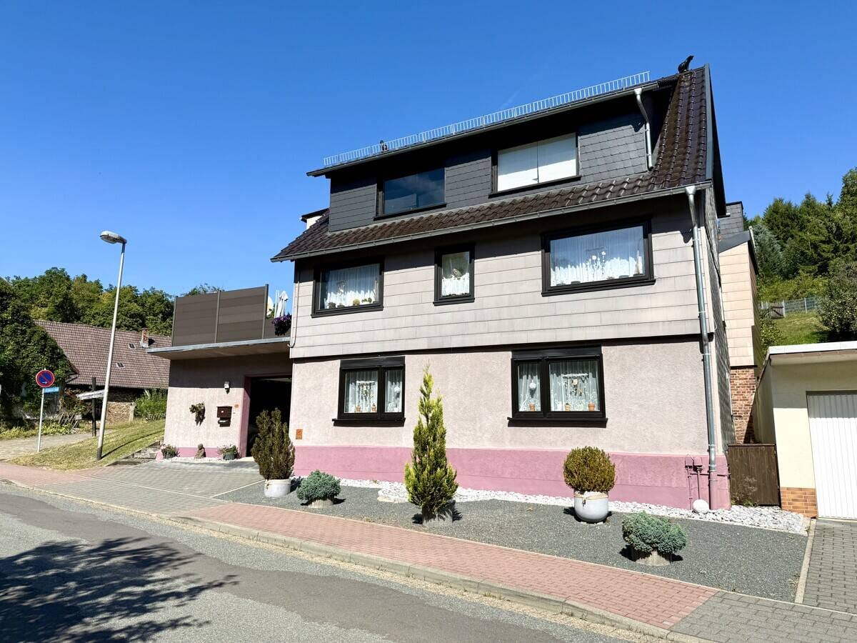Immobilie in Walkenried - Zweifamilienhaus mit weiterer Ausbaureserve in 37445 Walkenried OT Wieda - Bild 0