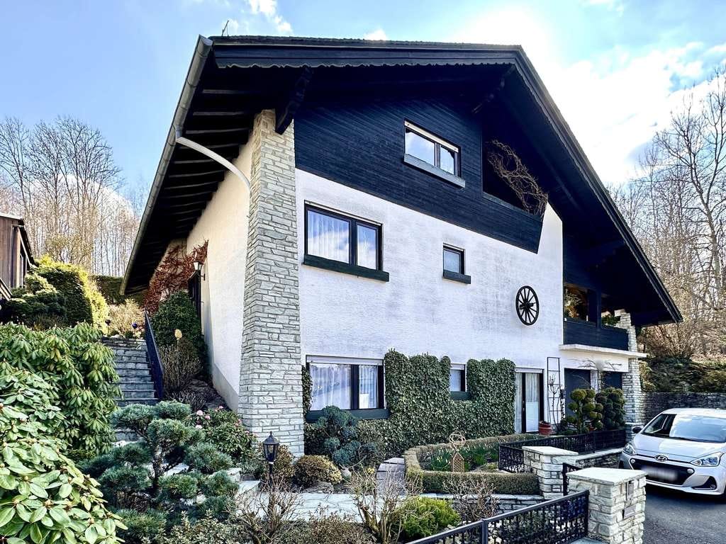 Immobilie in Weilrod - Leben im ruhigen Grünen - Einfamilienhaus in Weilrod  - Bild 1
