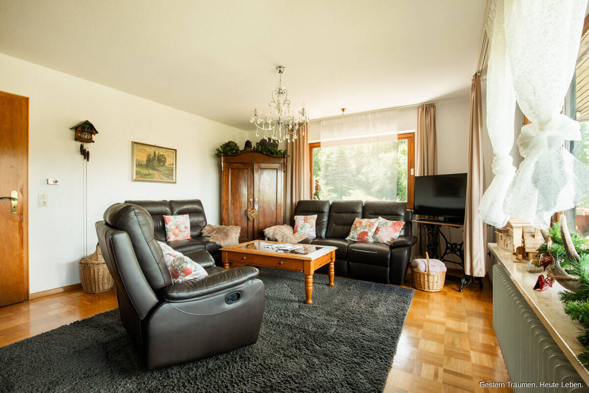 Immobilie in Eisenbach - Mehr als nur ein Zuhause - Modernisiertes Wohnhaus mit Ausbaupotenzial auf 4.581 m² Grundstück - Bild 4