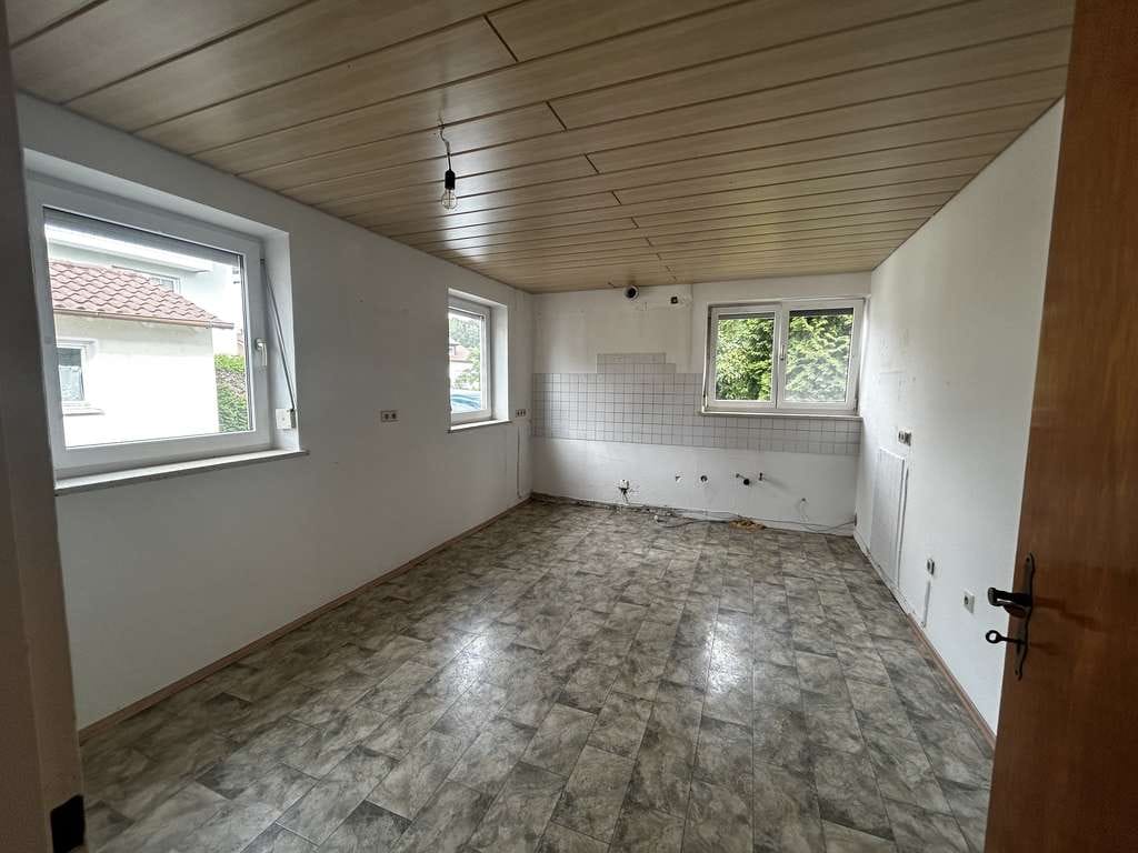 Immobilie in Rot an der Rot - Doppelhaushälfte mit großem Grundstück, Garage und viel Potenzial - Bild 3