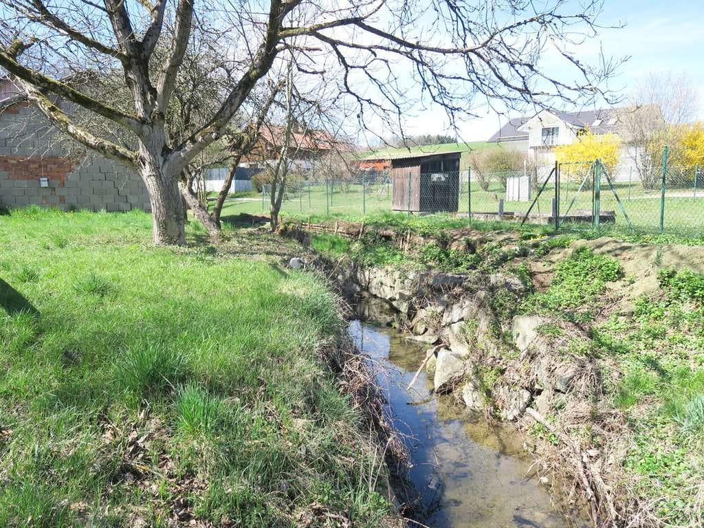 Immobilie in Tiefenbach - "Bauernhaus" m. Scheune u. Bachlauf - nur ca. 2 km z. Autobahn A3/Ausfahrt Passau-Nord - Bild 3