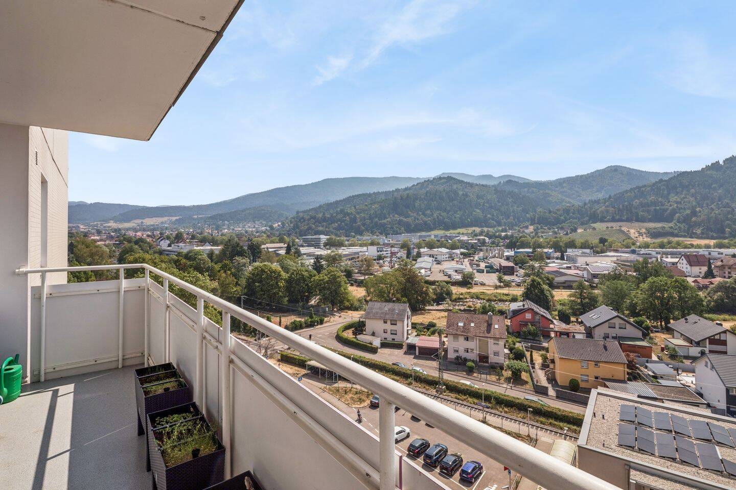 Immobilie in Waldkirch - Modernisierte 1 Zi. Wohnung mit Weitblick - Bild 1