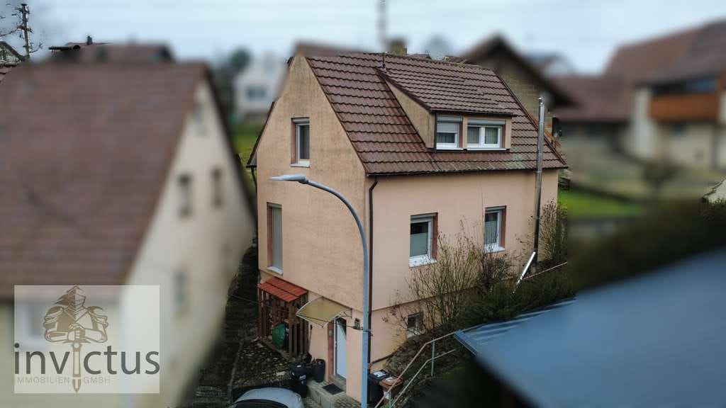 Immobilie in Gundelsheim - Gepflegtes Haus mit Wintergarten in idyllischer Sackgassenlage - Bild 0