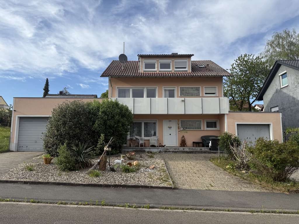Immobilie in Neckarbischofsheim - Familientraum in Neckarbischofsheim: Großzügiges Haus mit schönem Garten - Bild 1