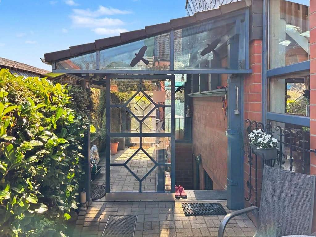 Immobilie in Quarnbek - Wohnkomfort mit Charakter – Reihenendhaus mit Kamin und Garten in Kiel - Bild 2