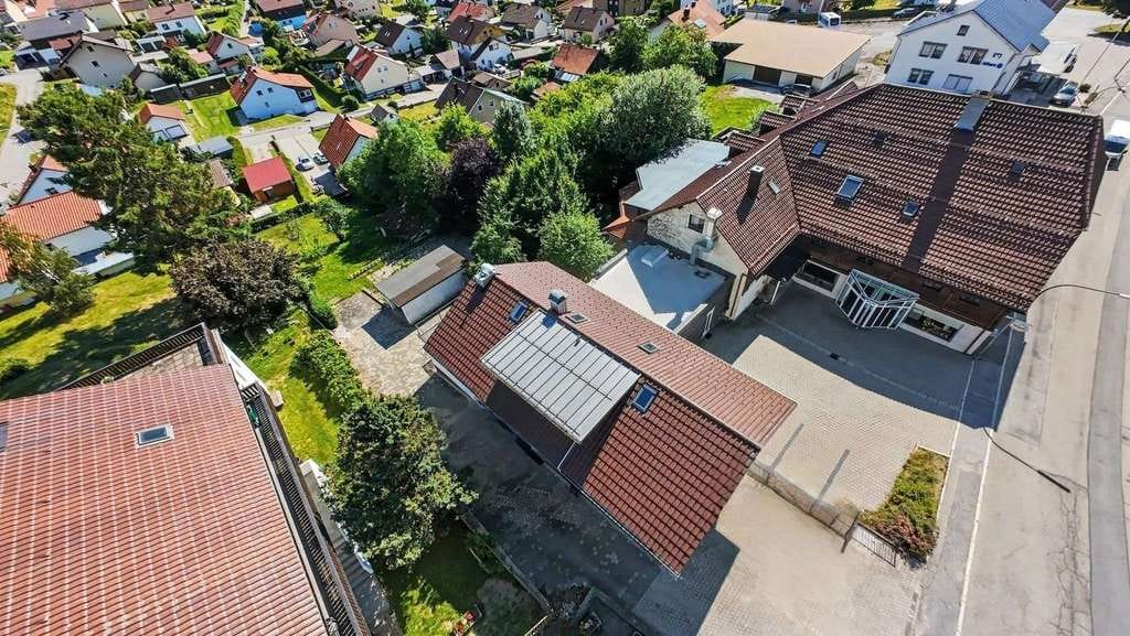 Immobilie in Jandelsbrunn - Clevere Tilgungshilfe: Großzügiges, teilvermietetes Mehrfamilienhaus - Bild 2