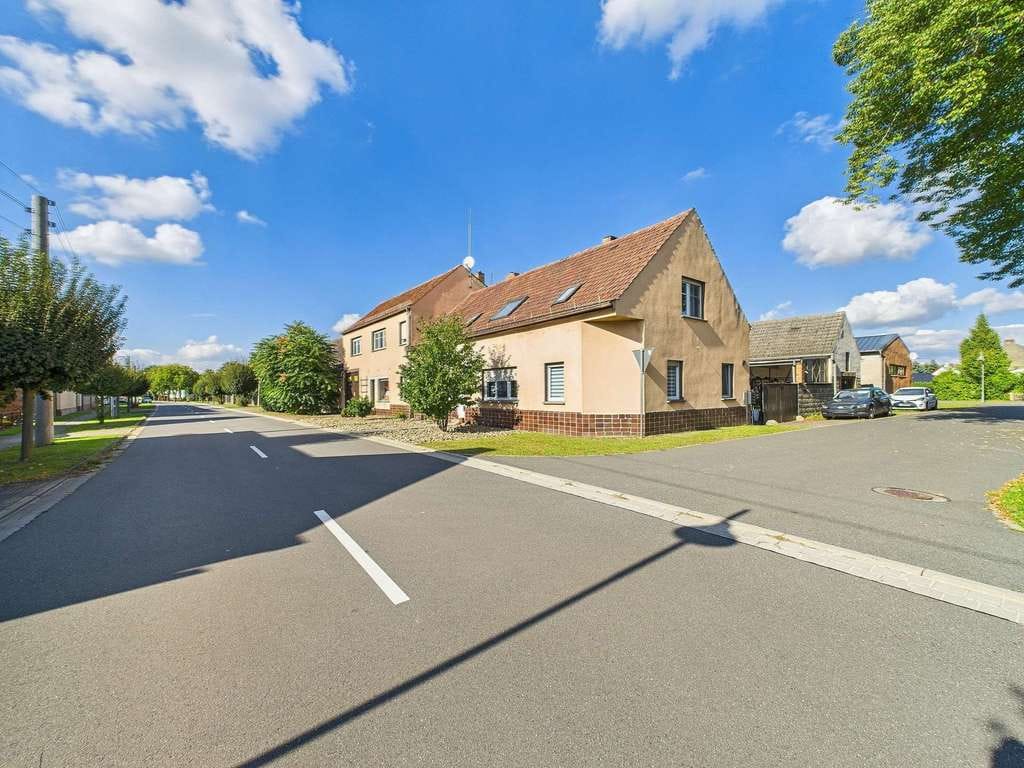 Immobilie in Jessen (Elster) - Visionäre & Handwerker aufgepasst: Anwesen mit 2 Wohnungen, alter Schlachterei und Kosmetikstudio - Bild 1