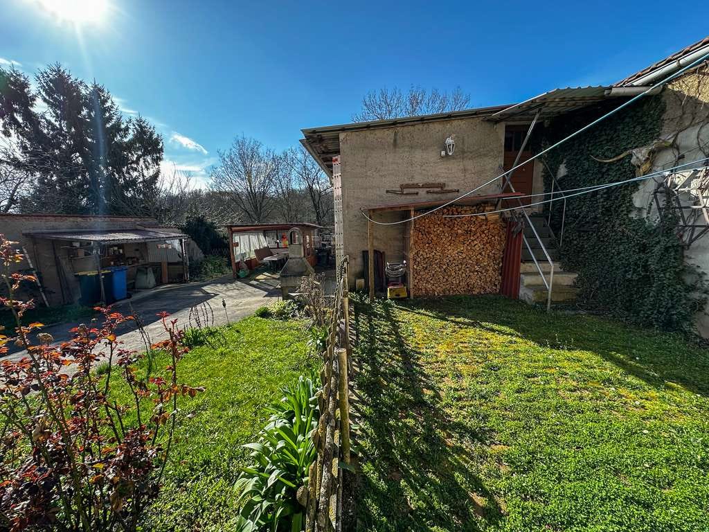 Immobilie in Bad Bibra - Charmantes Einfamilienhaus mit 831 m² Grundstück und viel Potenzial in Finneland - Bild 2