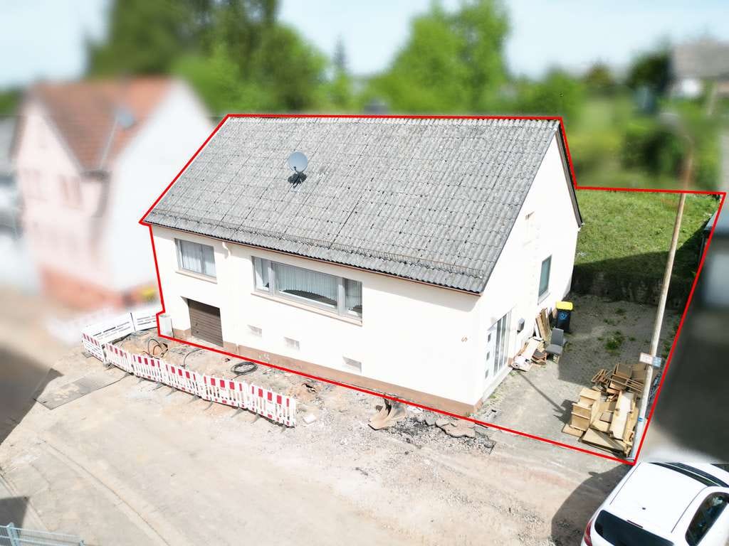 Immobilie in Spiesen-Elversberg - Einfamilienhaus: Sanierungsprojekt in Spiesen-Elversberg! - Bild 0
