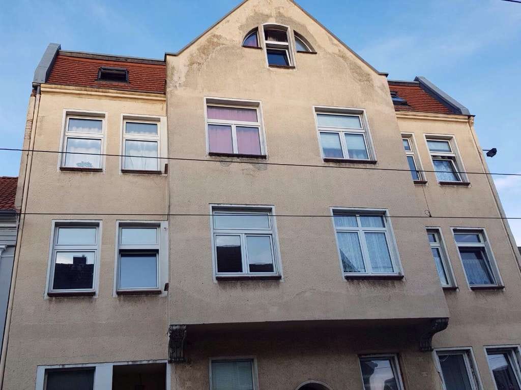 Immobilie in Magdeburg - Mehrfamilienhaus mit Entwicklungspotenzial – 7 Wohneinheiten in Salbke - Bild 1