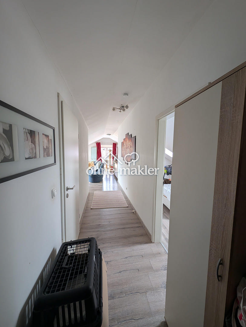 Immobilie in Asbach-Bäumenheim - Gemütliche & helle DG Wohnung - Top Anbindung an Augsburg - Stellplatz + Keller - Bild 3
