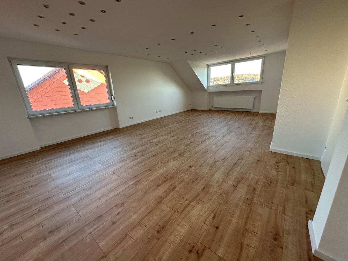 Immobilie in Püttlingen - Renovierte 4,5-ZKB Eigentumswohnung in Püttlingen - Bild 0
