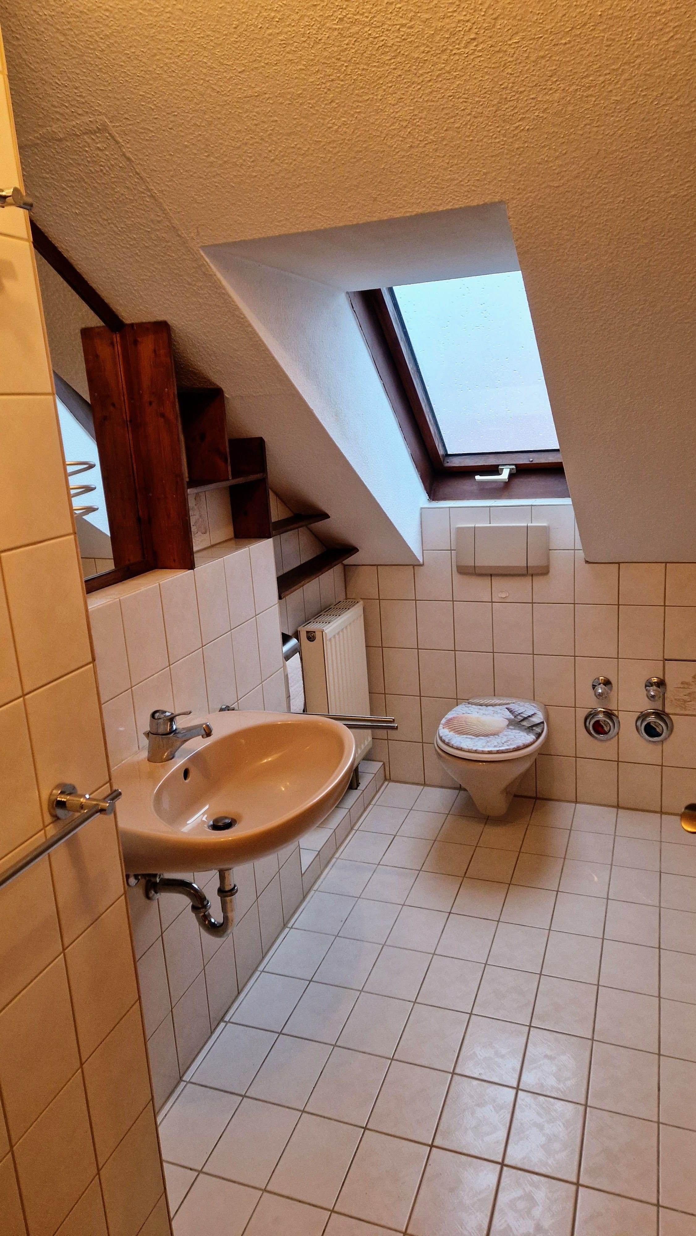 Immobilie in Hemhofen - Außergewöhnliche, sehr ruhig am Waldrand gelegene 3-Zi.- Wohnung mit Garage u. Anbau - sofort frei - Bild 4
