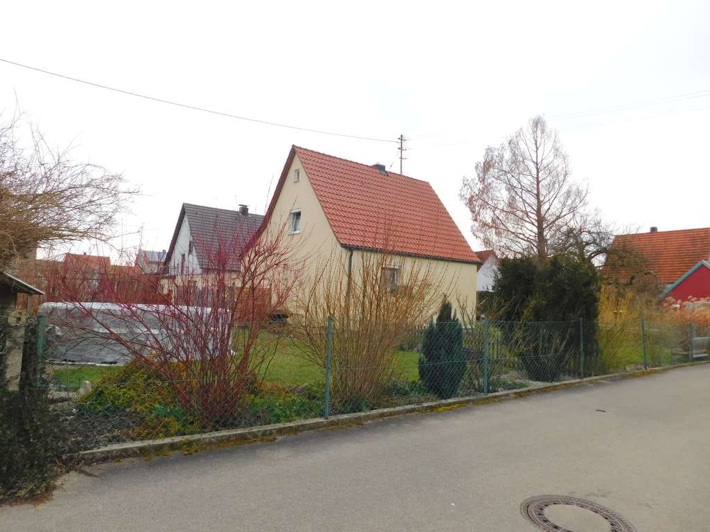 Immobilie in Großaitingen - Vermietetes , kleines Haus in Großaitingen auf großem Grundstück. - Bild 1