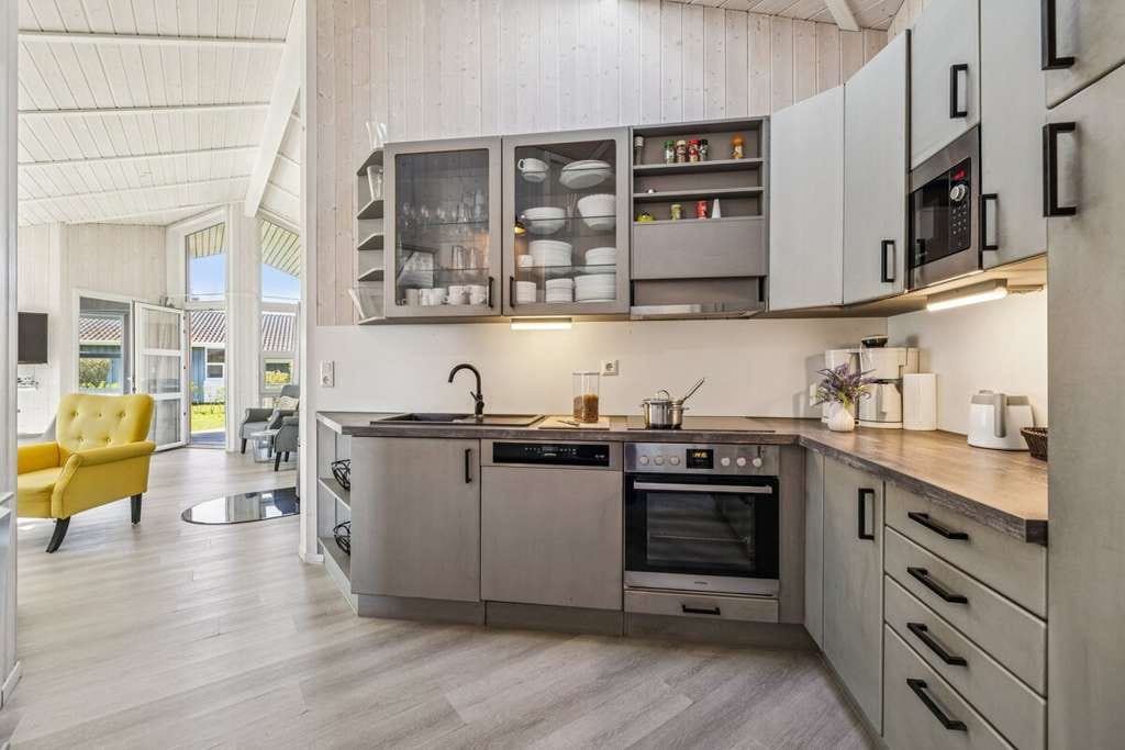 Immobilie in Brodersby - Provisionsfrei – Hochwertiges Ferienhaus mit Sauna, Kamin und Top-Lage: nur 300 m zur Ostsee - Bild 3