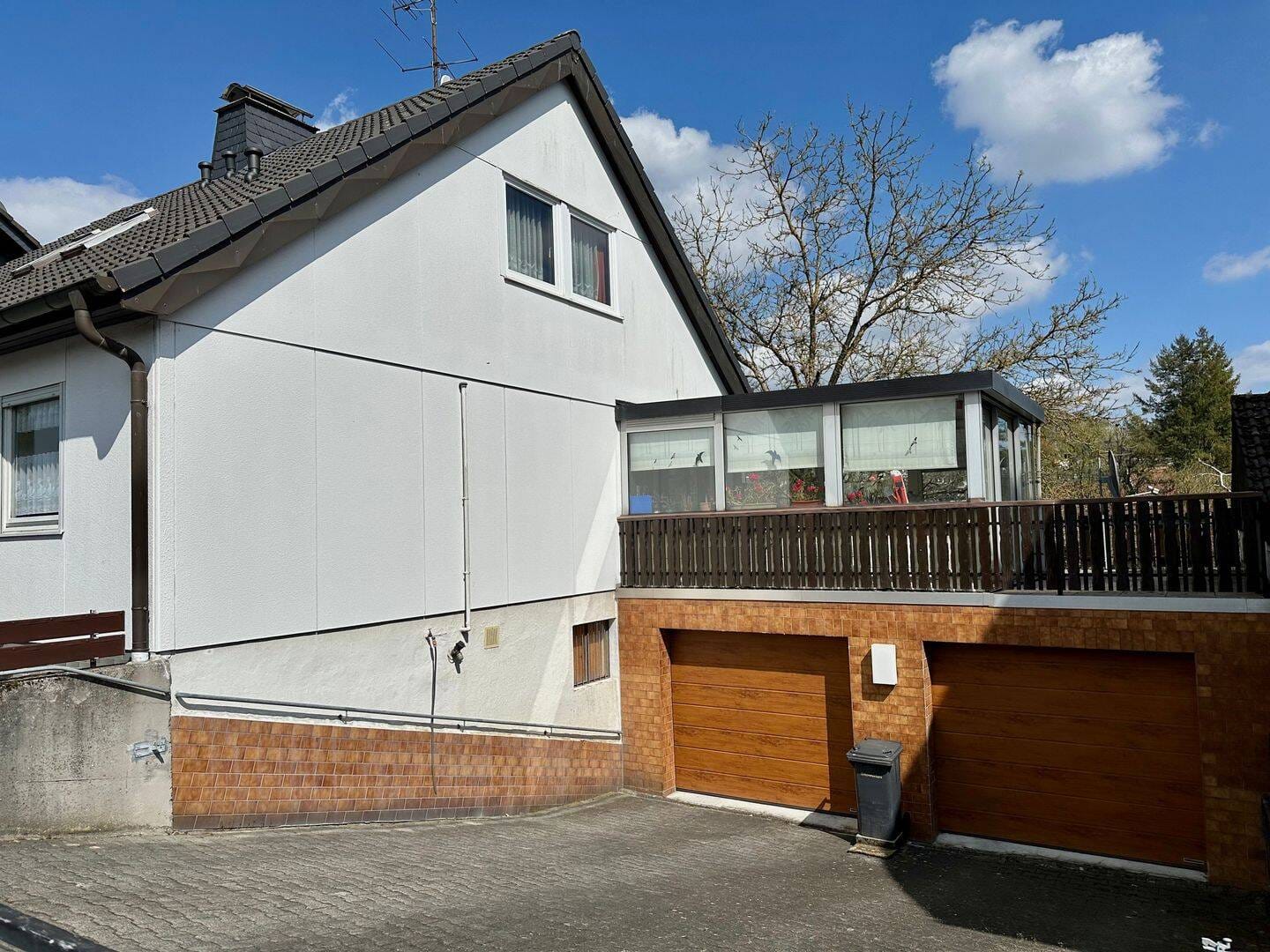 Immobilie in Taunusstein - Freistehendes Einfamilienhaus mit Doppelgarage in Taunusstein-Wingsbach - Bild 2