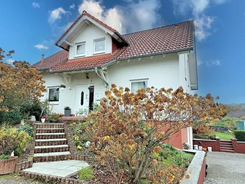 Immobilie in Hergenroth - Großzügiges Einfamilienhaus (Bj. 2007 Kern Haus) mit sehr schönem Grundstück in ruhiger Lage von Hergenroth - Bild 0