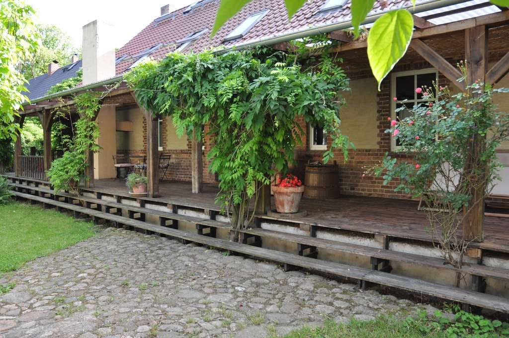 Immobilie in Brüssow - Außergewöhnliches MFH und Nebengelaß in der Uckermark - Bild 0