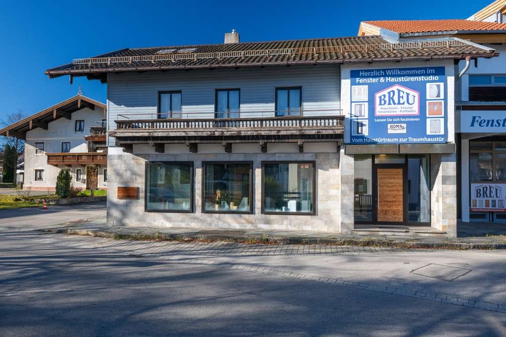 Immobilie in Grabenstätt - Vielseitig nutzbares Haus im Herzen von Grabenstätt - Bild 2