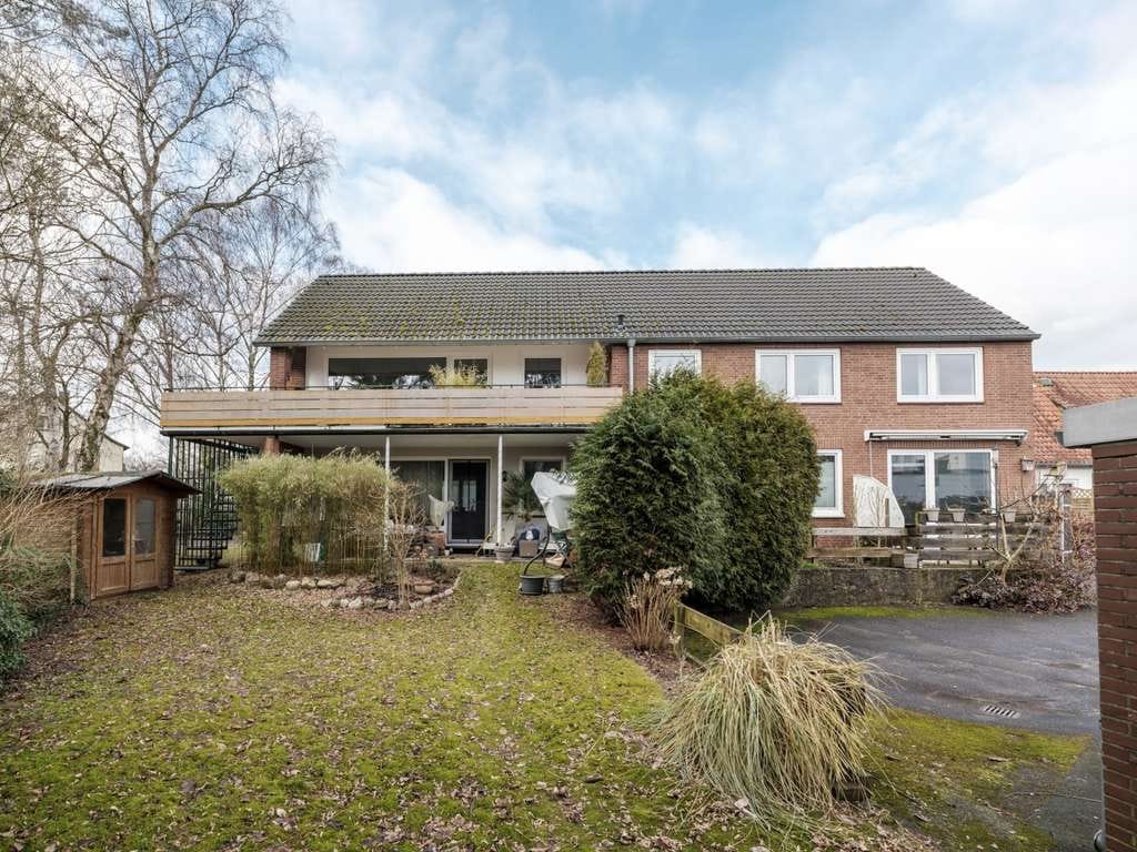 Immobilie in Hamburg -  Rotklinker-Mehrfamilienhaus mit vier Wohneinheiten in Hamburg-Sasel - Bild 0