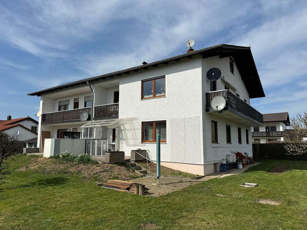 Immobilie in Massing - ***Massing: Traumhaftes 4-Parteien Haus mit 2 Garagen in ruhiger Lage*** - Bild 0