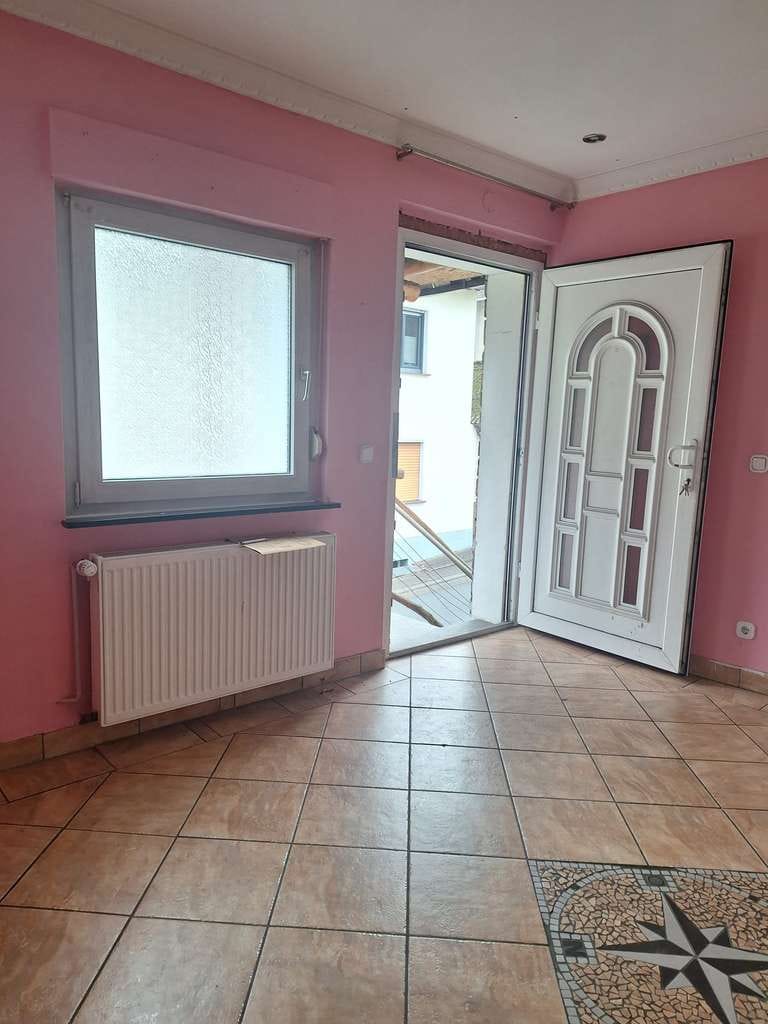 Immobilie in Breidenbach - Einfamilienhaus mit vielen Zimmern in Breidenbach, vermietet  - als Kapitalanlage - Bild 2