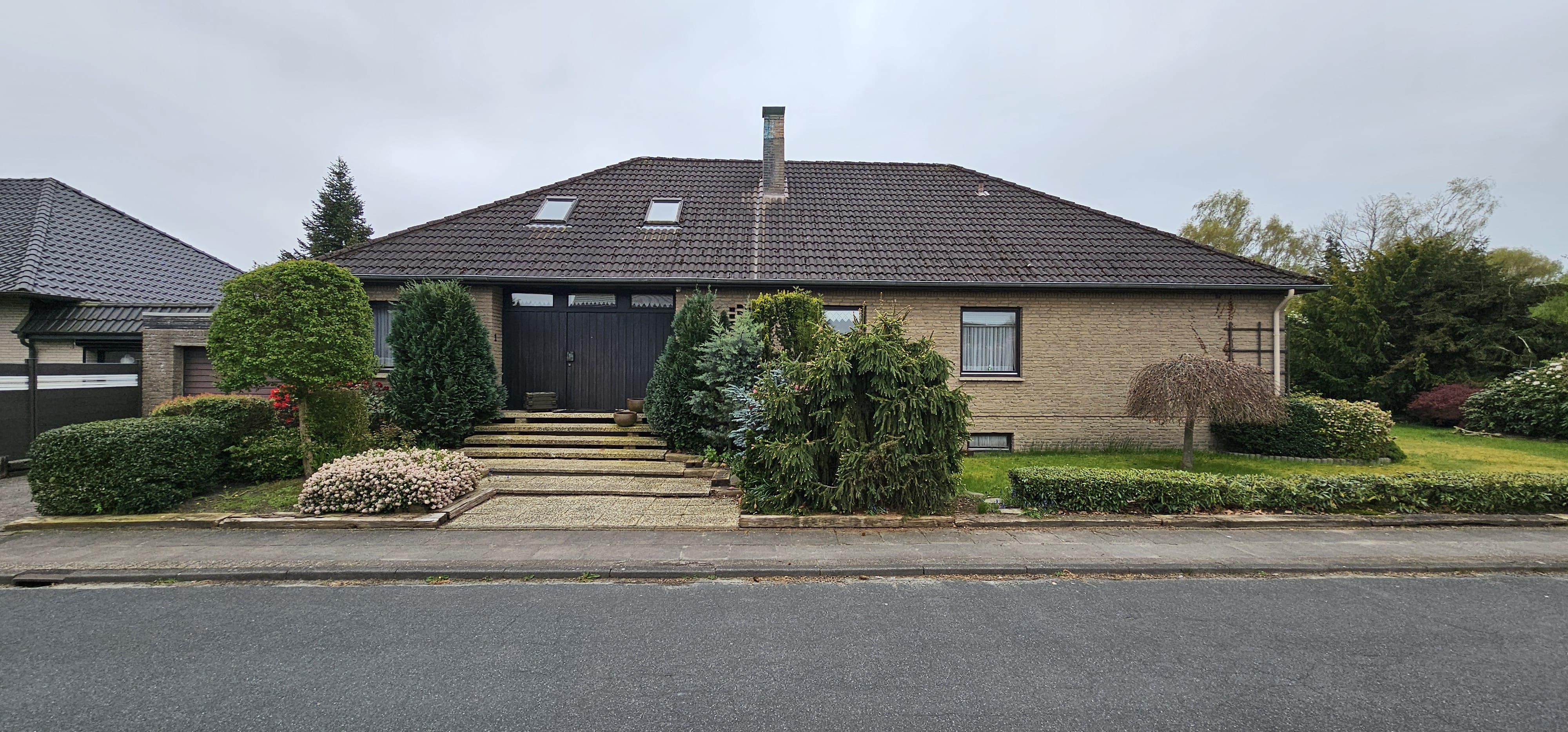Immobilie in Stadland - Großes Einfamlienhaus in Stadland Rodenkirchen - Bild 0