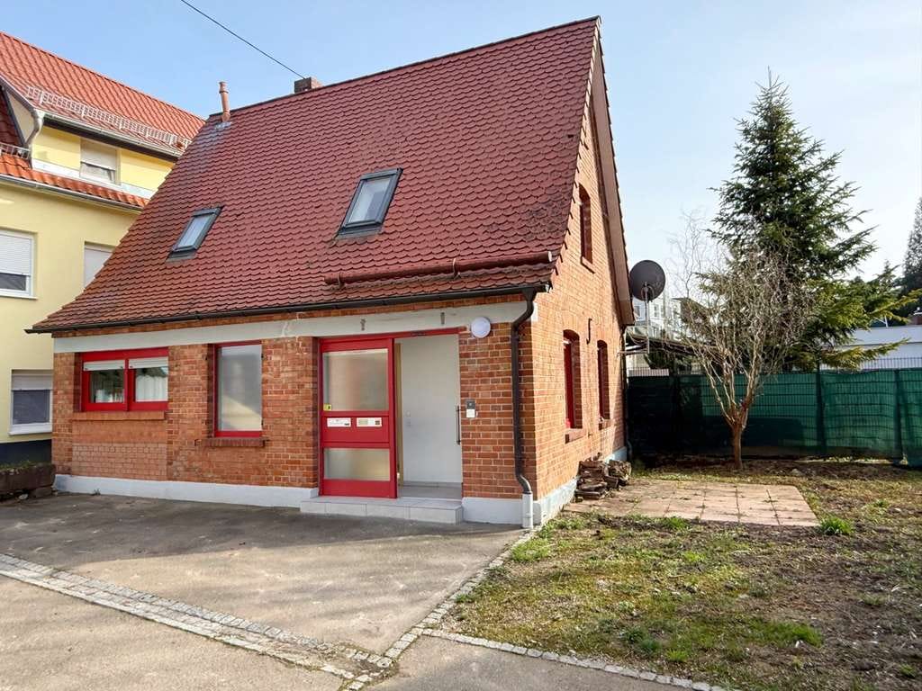Immobilie in Rudersberg - Backsteinhaus in Rudersberg – Einfamilienhaus mit Scheune, Garten und viel Potenzial - Bild 0