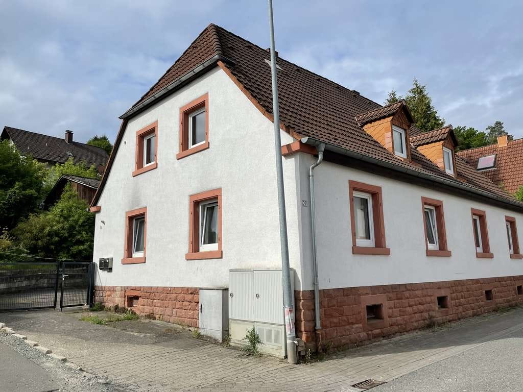 Immobilie in Weilerbach - Platz für Ihre Ideen: Sanierungsbedürftige Doppelhaushälfte in Weilerbach - Bild 4