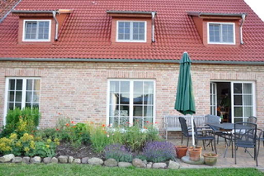 Immobilie in Gnoien - Charmantes, hochwertig saniertes Einfamilienhaus mit Einliegerwohnung und historischem Flair - Bild 1
