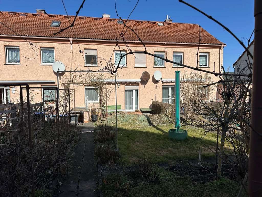 Immobilie in Saalfeld/Saale - Solides kleines Reihenmittelhaus mit Terrasse - Bild 2