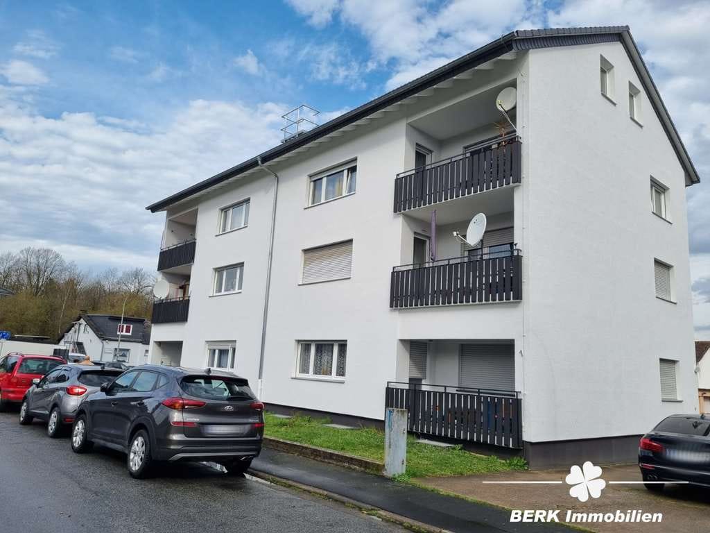Immobilie in Limeshain - BERK Immobilien - 4 Wohneinheiten zur Kapitalanlage  **Dach- und Fassade mit zeitgemäßer Dämmung !** - Bild 0
