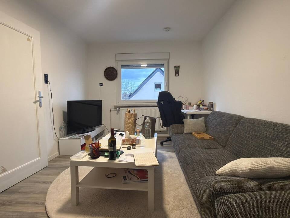 Immobilie in Pohlheim - Einfamilienhaus in bester Lage: Wohnen direkt am Schwimmbad in Pohlheim-Watzenborn! - Bild 1