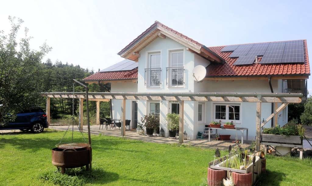 Immobilie in Tiefenbach - ++ WO RUHE ZUHAUSE IST ++ LICHTDURCHFLUTETES EFH MIT ELW & PV ++ IDYLLE NAHE PASSAU ++  - Bild 0