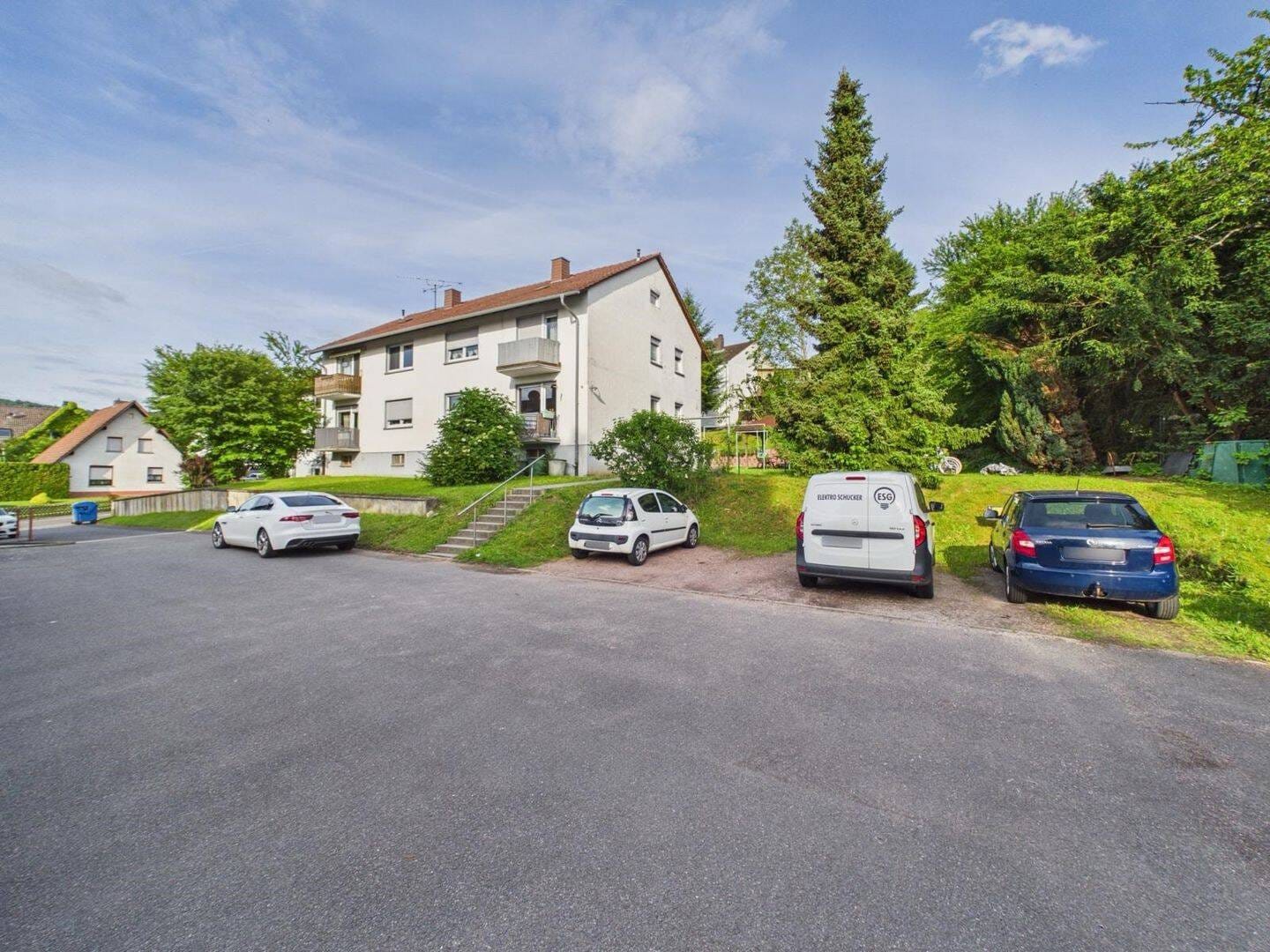 Immobilie in Bessenbach - Sofort bezugsfrei! Ruhige 3-Zimmer-Wohnung mit Kaminofen und Gartenparadies - Bild 1