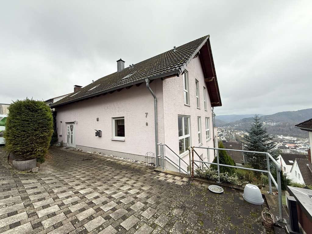 Immobilie in Werdohl - NEU: 317qm großes Zweifamilienhaus mit perfektem Blick über Werdohl von Balkon und Wintergarten!!! - Bild 0