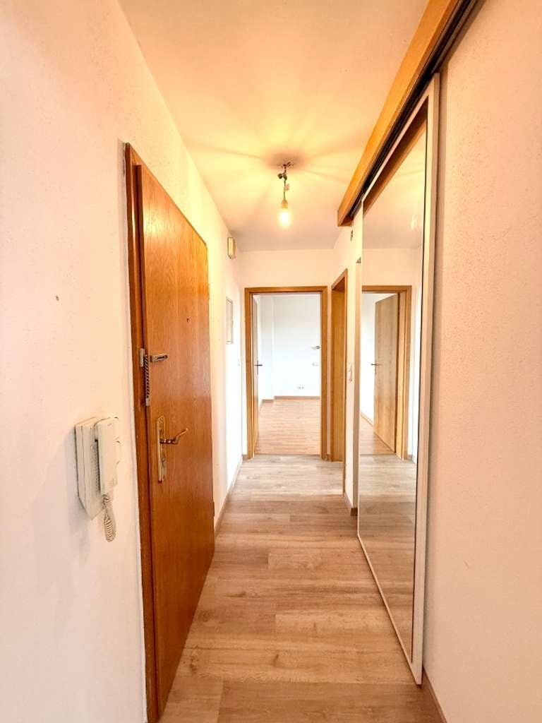 Immobilie in Altötting - Lichtdurchflutete 2-Zimmer-Wohnung mit Balkon und Gestaltungsspielraum - Bild 4