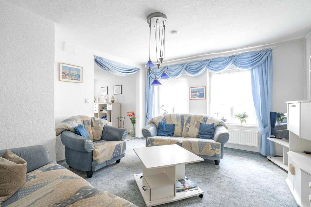 Immobilie in Barth - Zuhause mit Perspektive: Einfamilienhaus mit Einliegerwohnung im Herzen von Barth - Bild 3