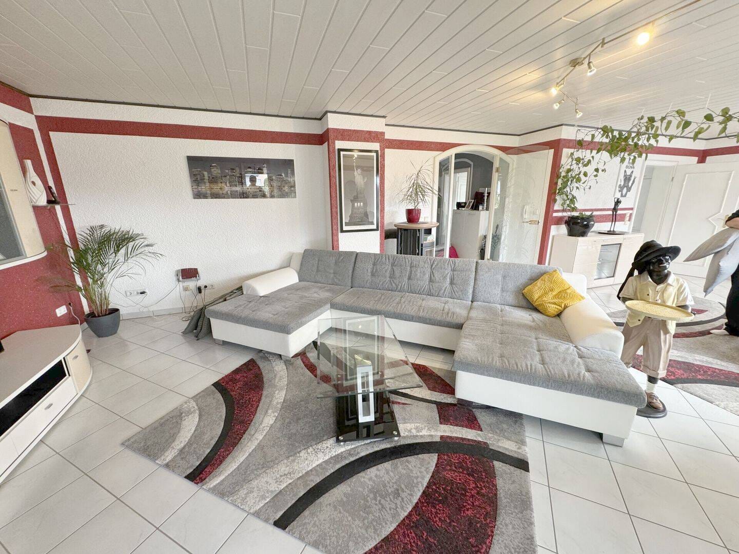 Immobilie in Gevenich - Eifel/Gevenich - Großzügiges Mietshaus - Ideal für Pensionsbetreiber und Kapitalanleger - Bild 2