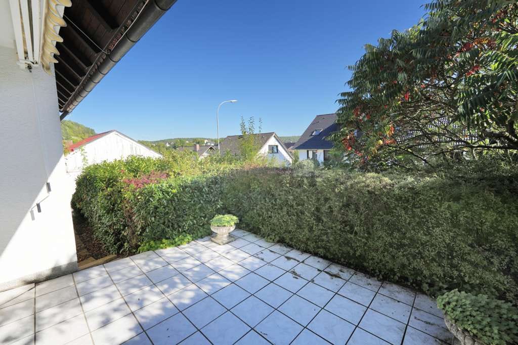 Immobilie in Weitramsdorf - Einfamilienhaus mit großem Grundstück in schöner Lage von Weitramsdorf bei Coburg - Bild 4