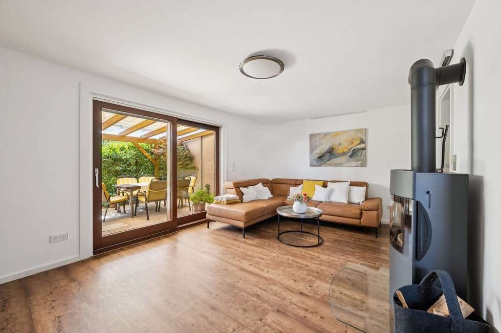 Immobilie in Pleidelsheim - Familienfreundliches Reihenendhaus in ruhiger Lage mit Süd-Terrasse und gepflegtem Garten - Bild 1
