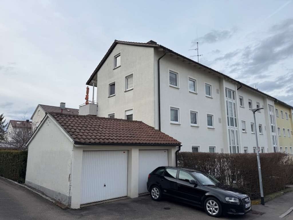Immobilie in Fellbach - Attraktives 3-4 Familienhaus in Fellbach mit Potenzial - Bild 0